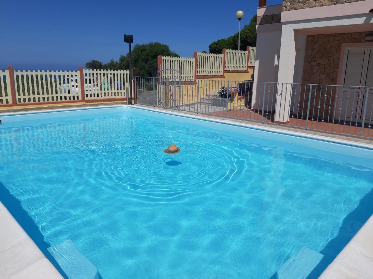 Casa Vacanze "La Caldosa" Badesi Ngoại thất bức ảnh