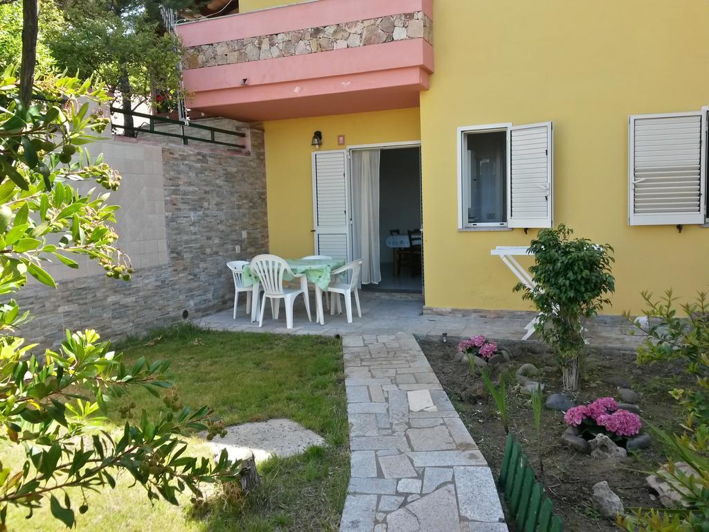 Casa Vacanze "La Caldosa" Badesi Ngoại thất bức ảnh