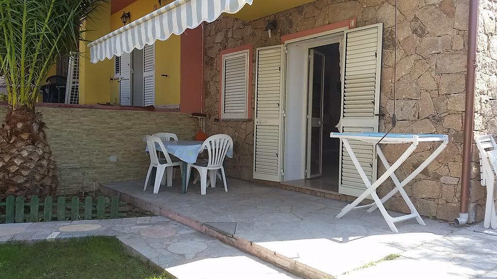 Casa Vacanze "La Caldosa" Badesi Ngoại thất bức ảnh