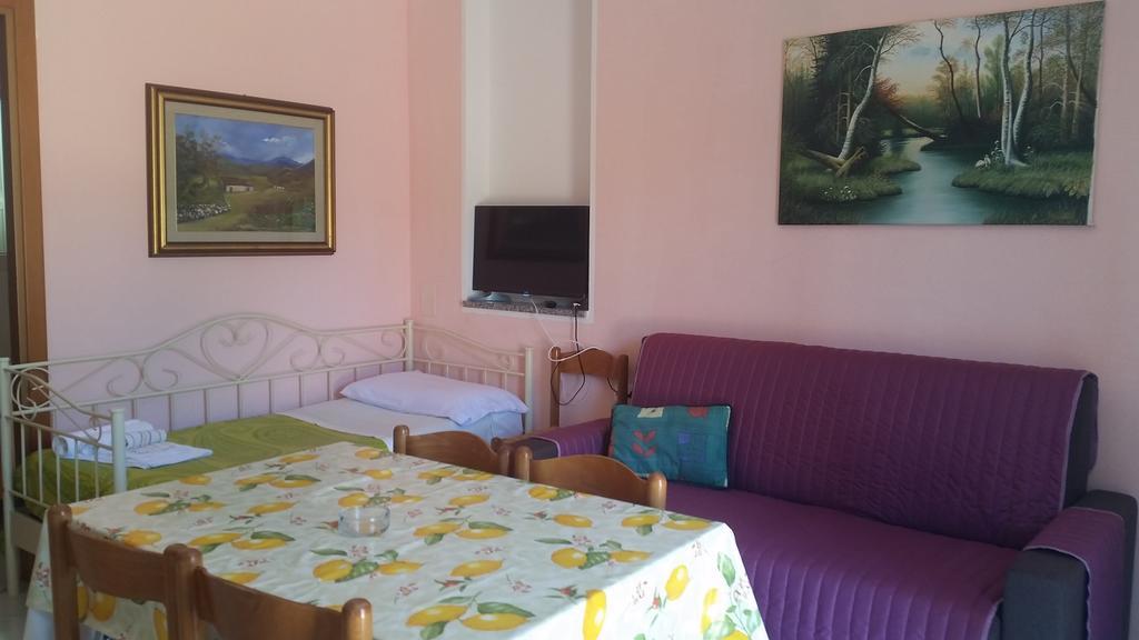 Casa Vacanze "La Caldosa" Badesi Ngoại thất bức ảnh