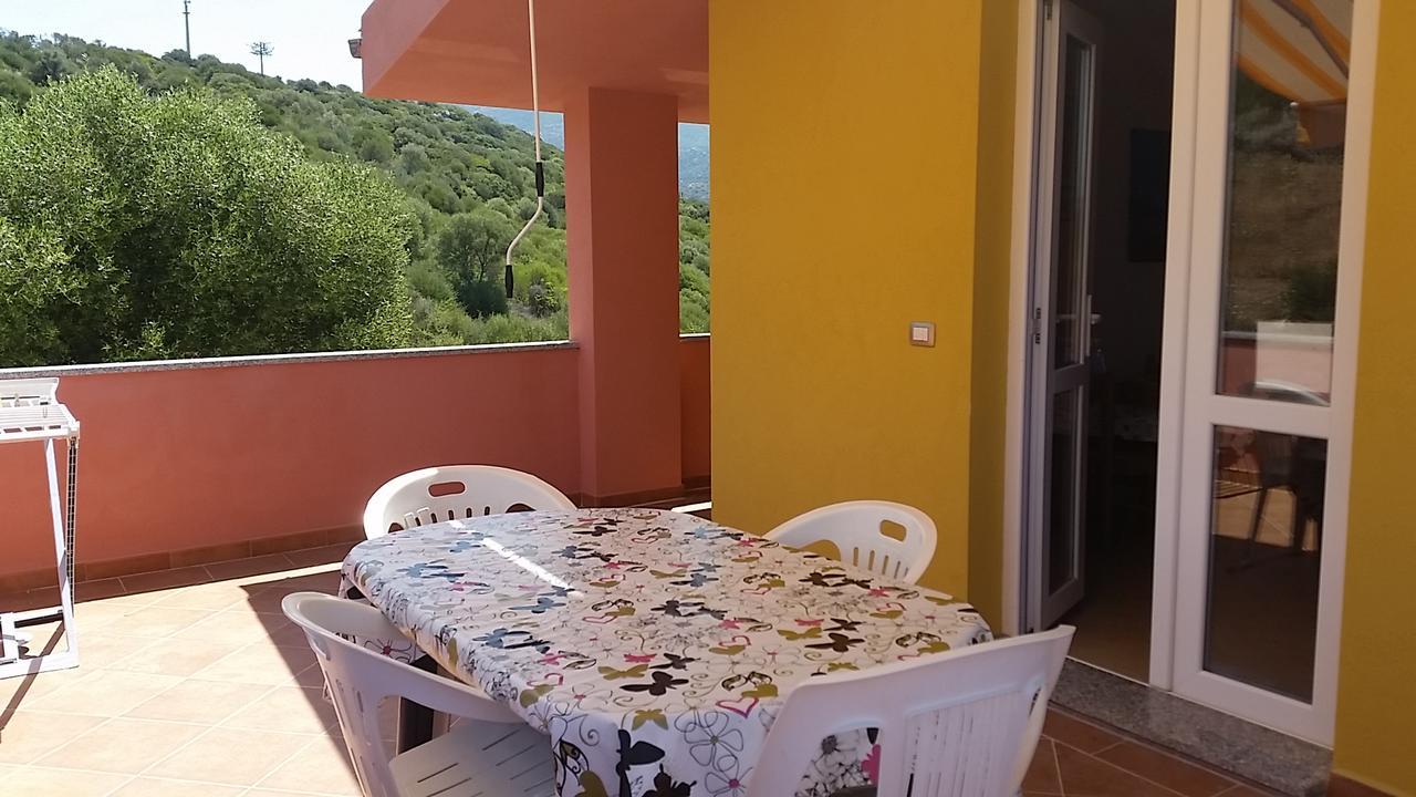 Casa Vacanze "La Caldosa" Badesi Ngoại thất bức ảnh