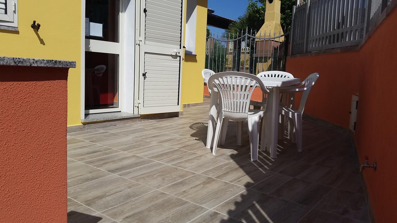 Casa Vacanze "La Caldosa" Badesi Ngoại thất bức ảnh