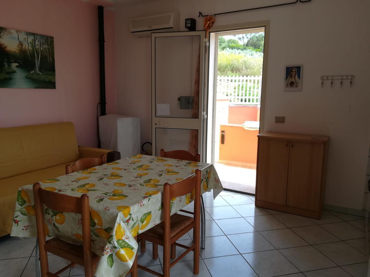 Casa Vacanze "La Caldosa" Badesi Ngoại thất bức ảnh