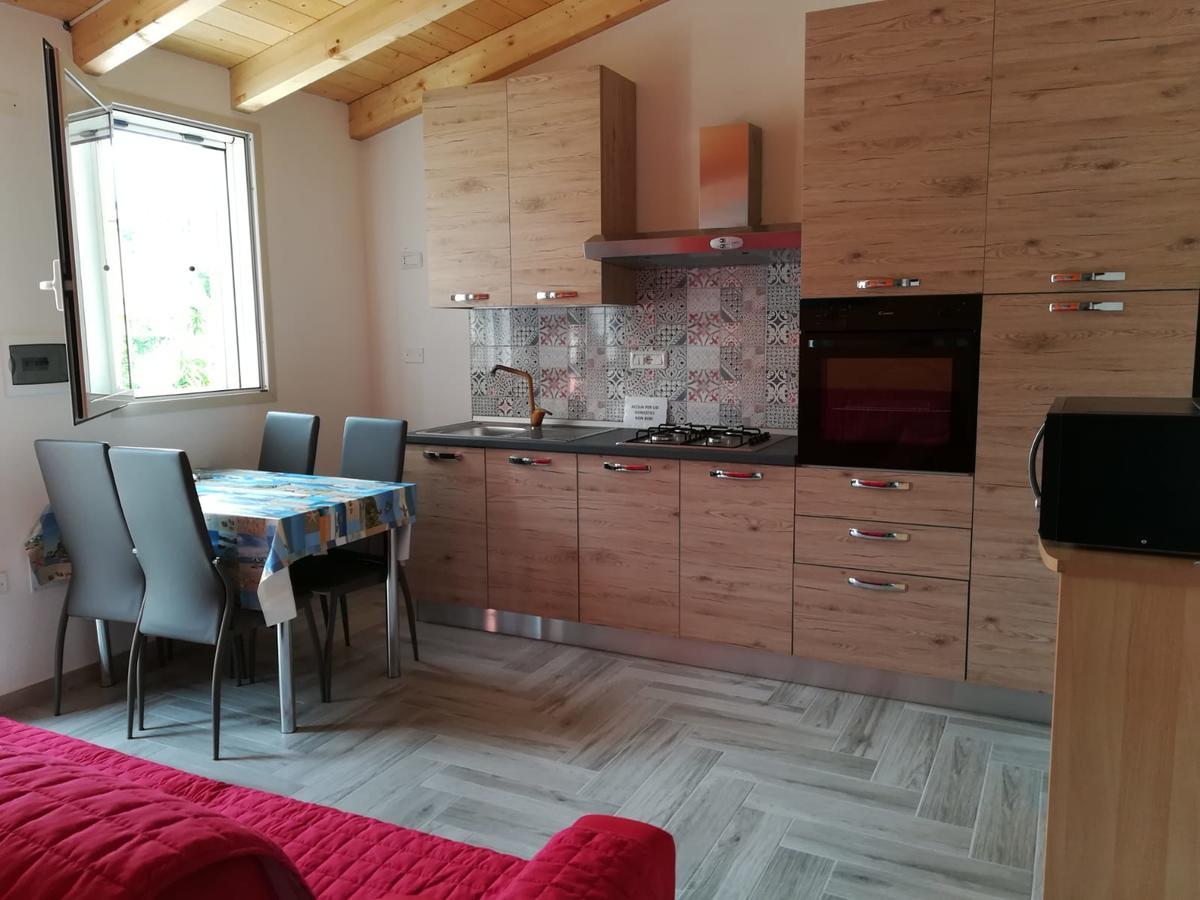 Casa Vacanze "La Caldosa" Badesi Ngoại thất bức ảnh