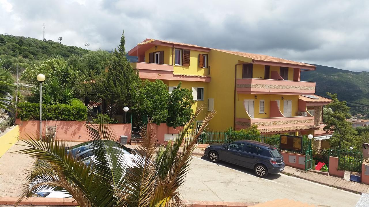 Casa Vacanze "La Caldosa" Badesi Ngoại thất bức ảnh
