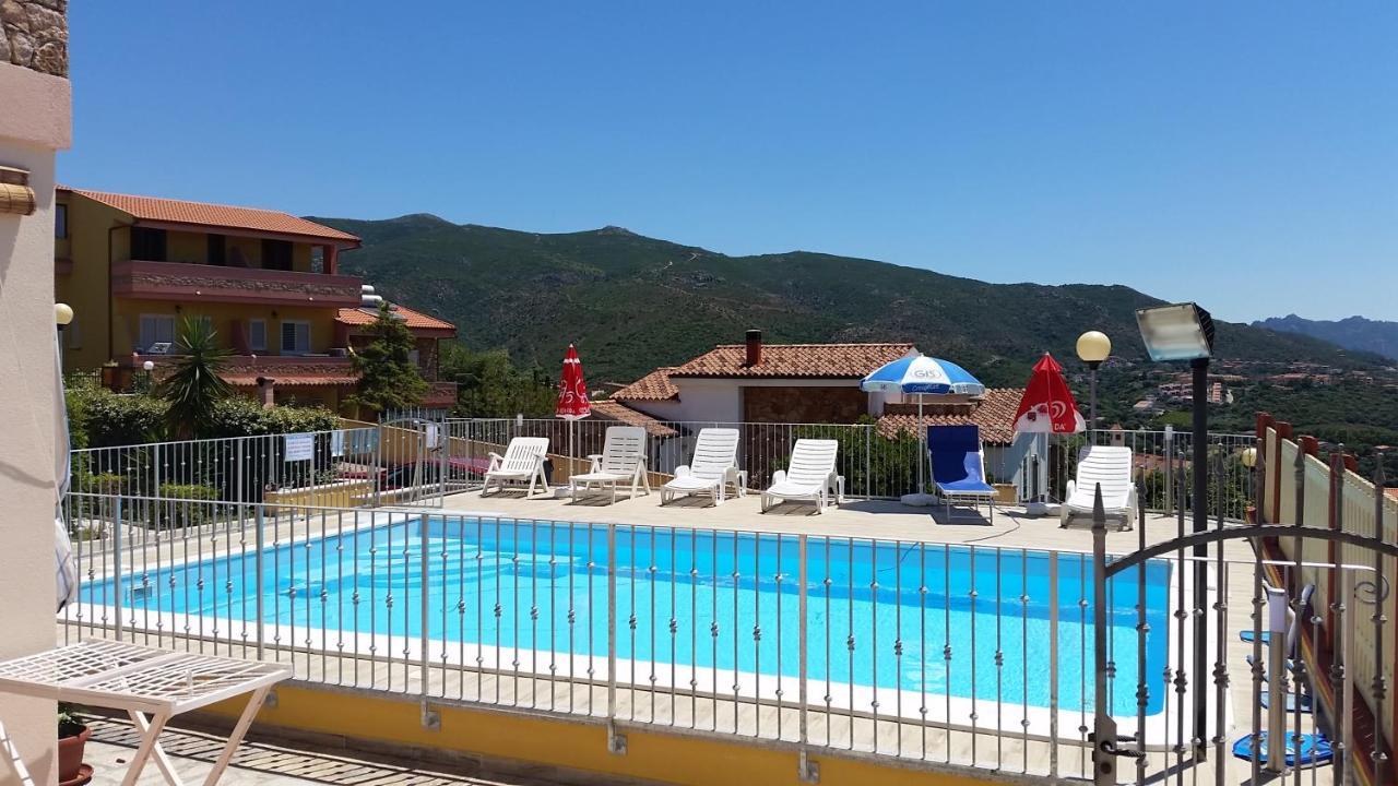 Casa Vacanze "La Caldosa" Badesi Ngoại thất bức ảnh